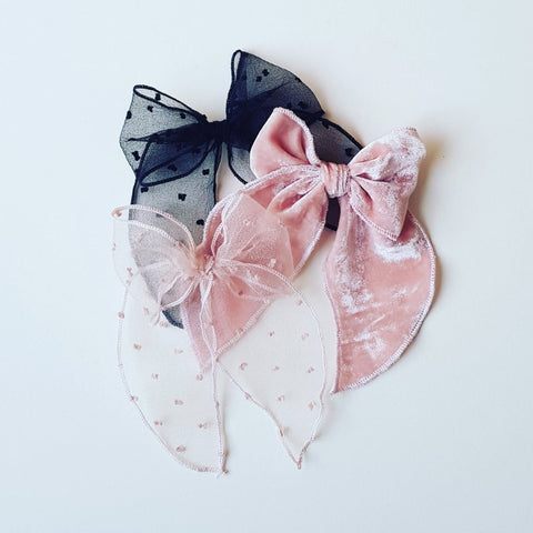 LONG PIGTAIL & FLORA BOWS