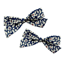 Load image into Gallery viewer, Regular Pigtail Bow | Blue Piper