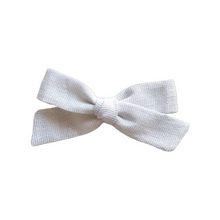 Load image into Gallery viewer, Regular Pigtail Bow | Oyster Sparkle